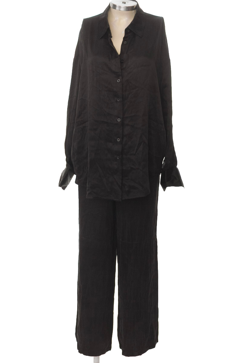 Vestido / Enterizo color Negro - Punto Blanco