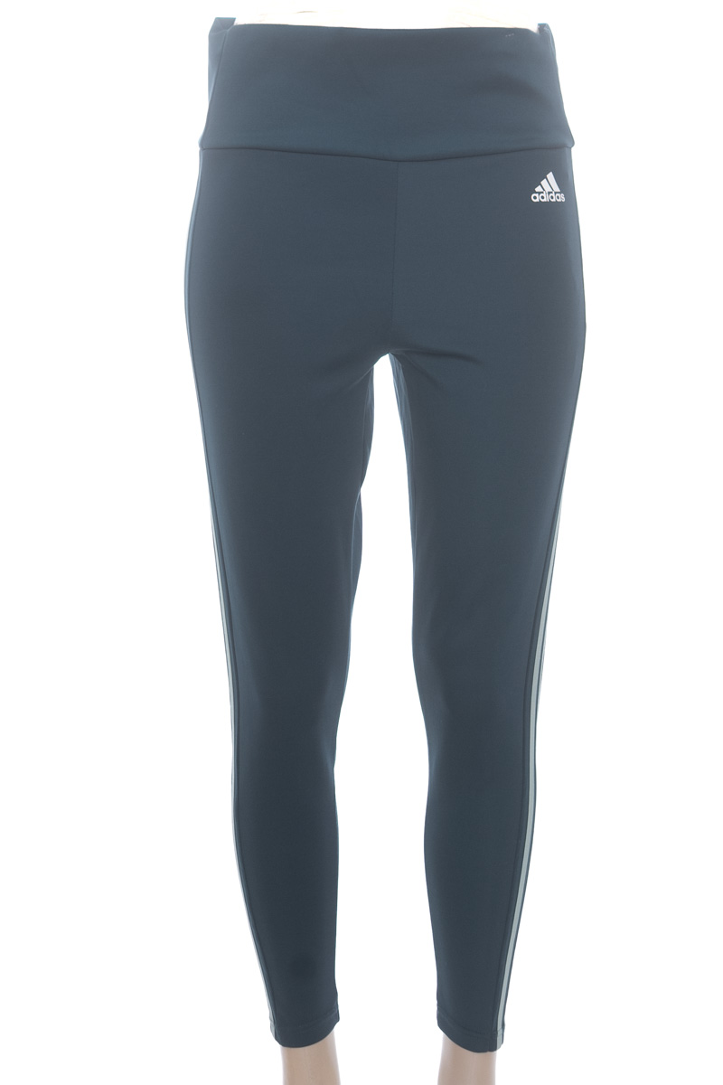 Ropa Deportiva / Salida de Baño color Verde - Adidas