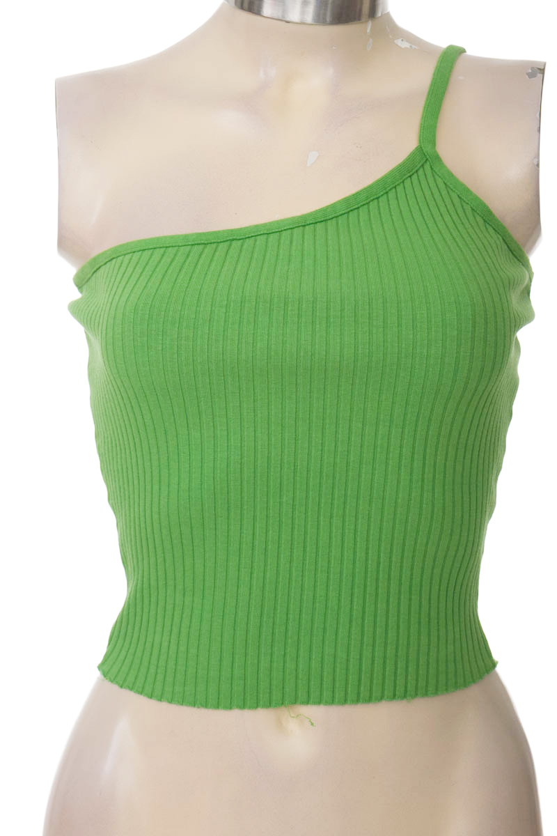 Top / Camiseta color Verde - Zara