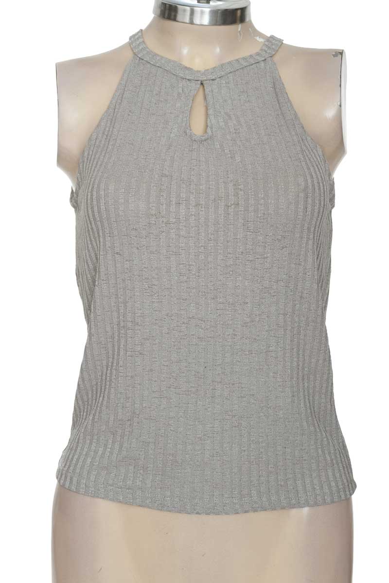 Top / Camiseta color Gris - Koaj