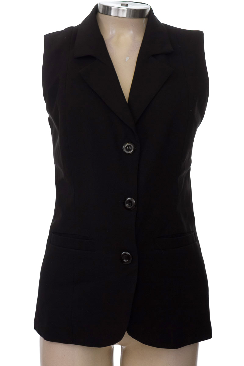 Chaqueta / Abrigo color Negro - Closeando