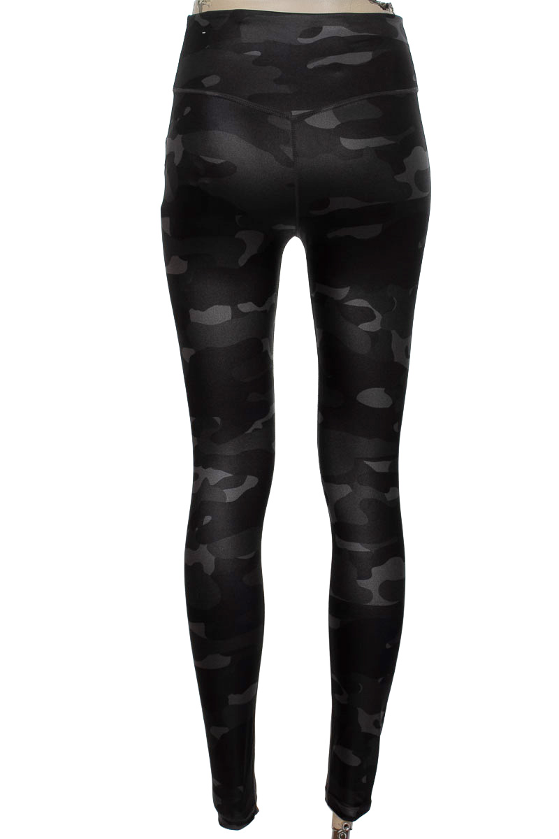 Ropa Deportiva / Salida de Baño color Negro - Nike