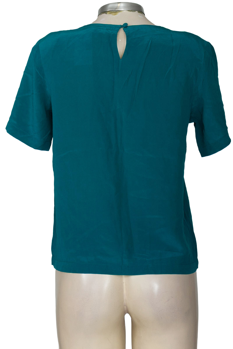 Top / Camiseta color Verde - Stephanie Andrews