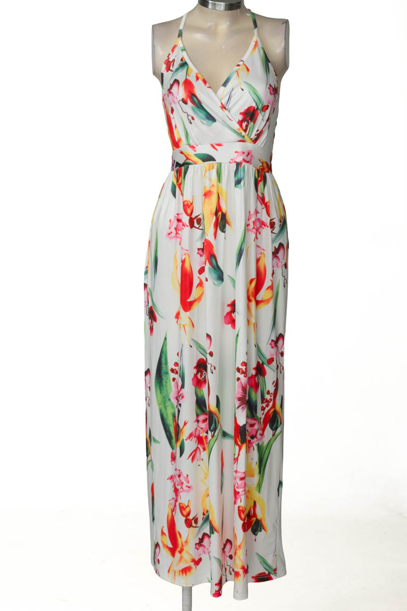 Vestido / Enterizo color Blanco - Closeando