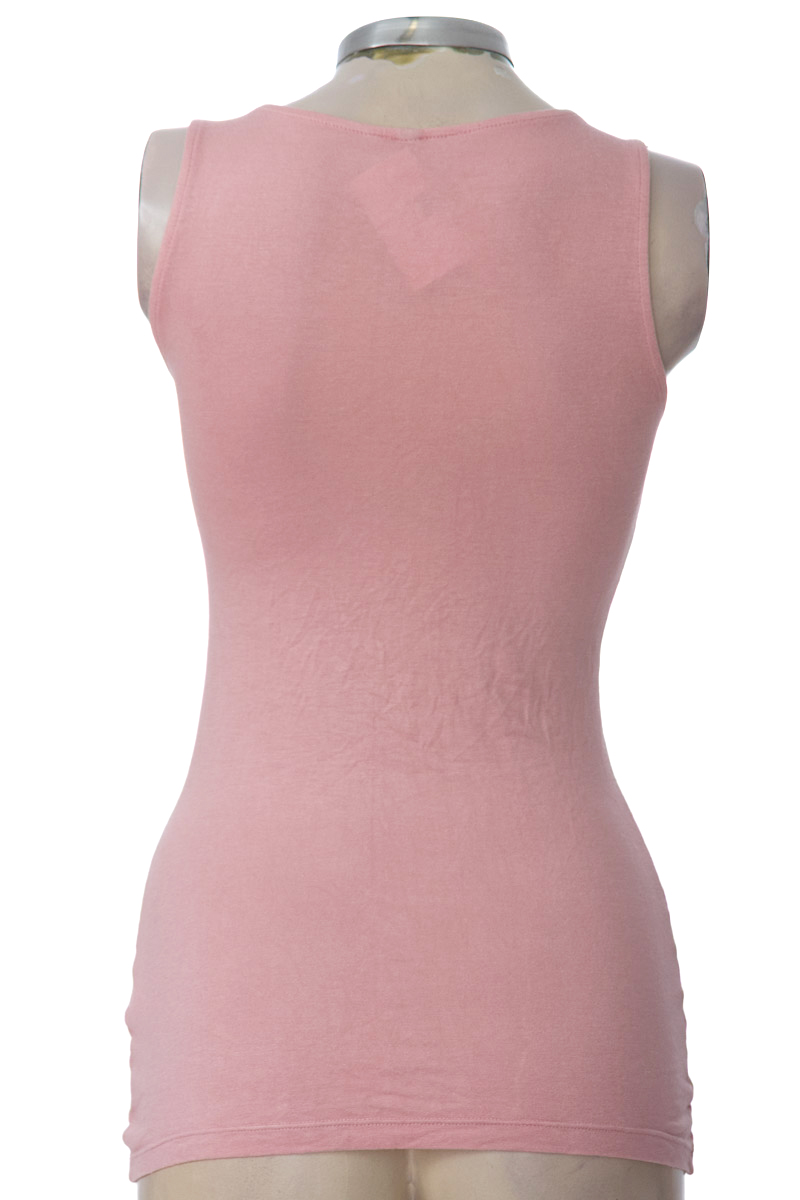 Top / Camiseta color Rosado - Arkitect