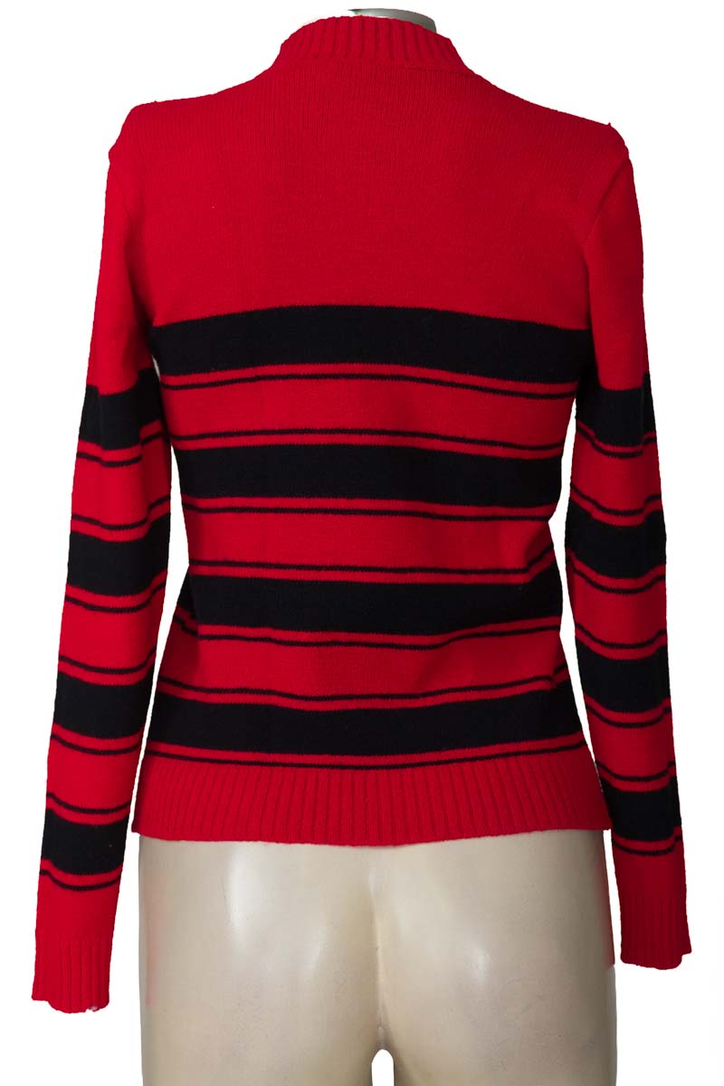 Sweater color Rojo - Closeando