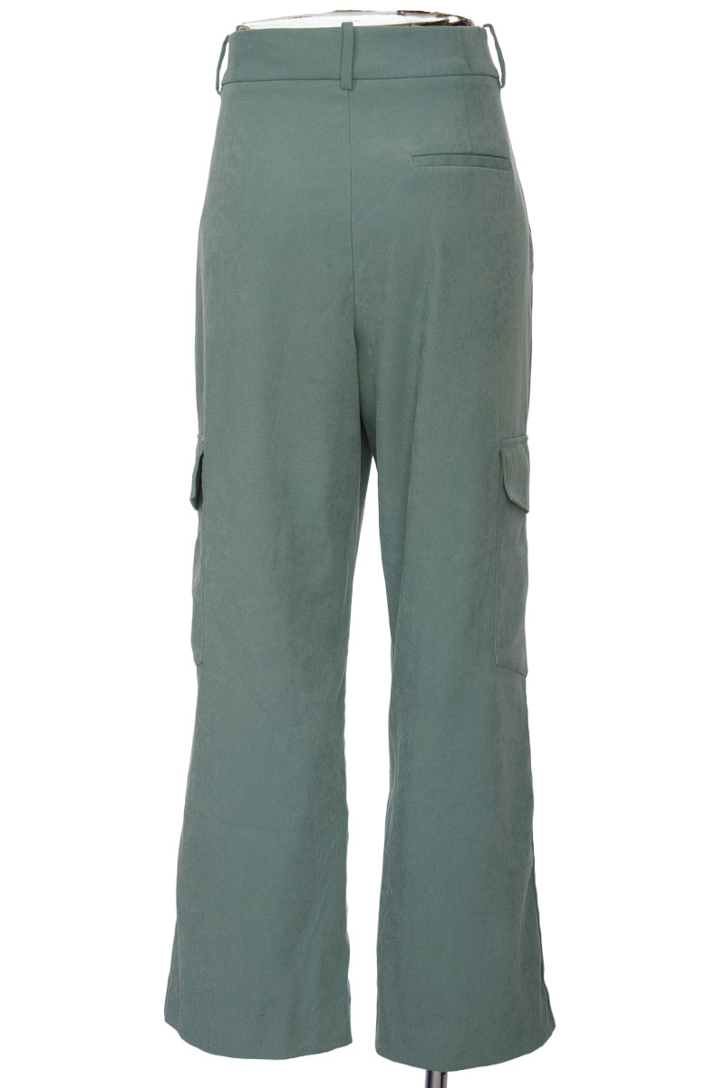 Pantalones color Verde - Zara