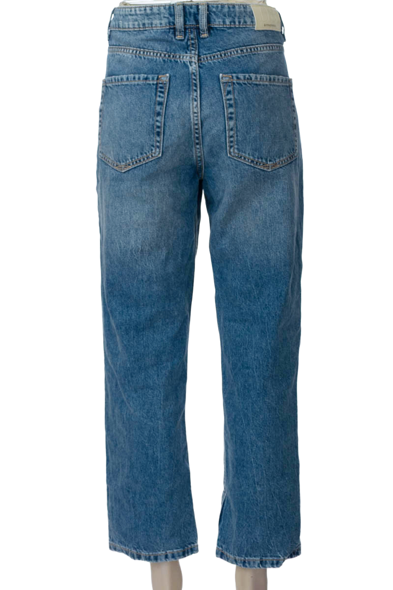 Pantalones color Azul - Stradivarius