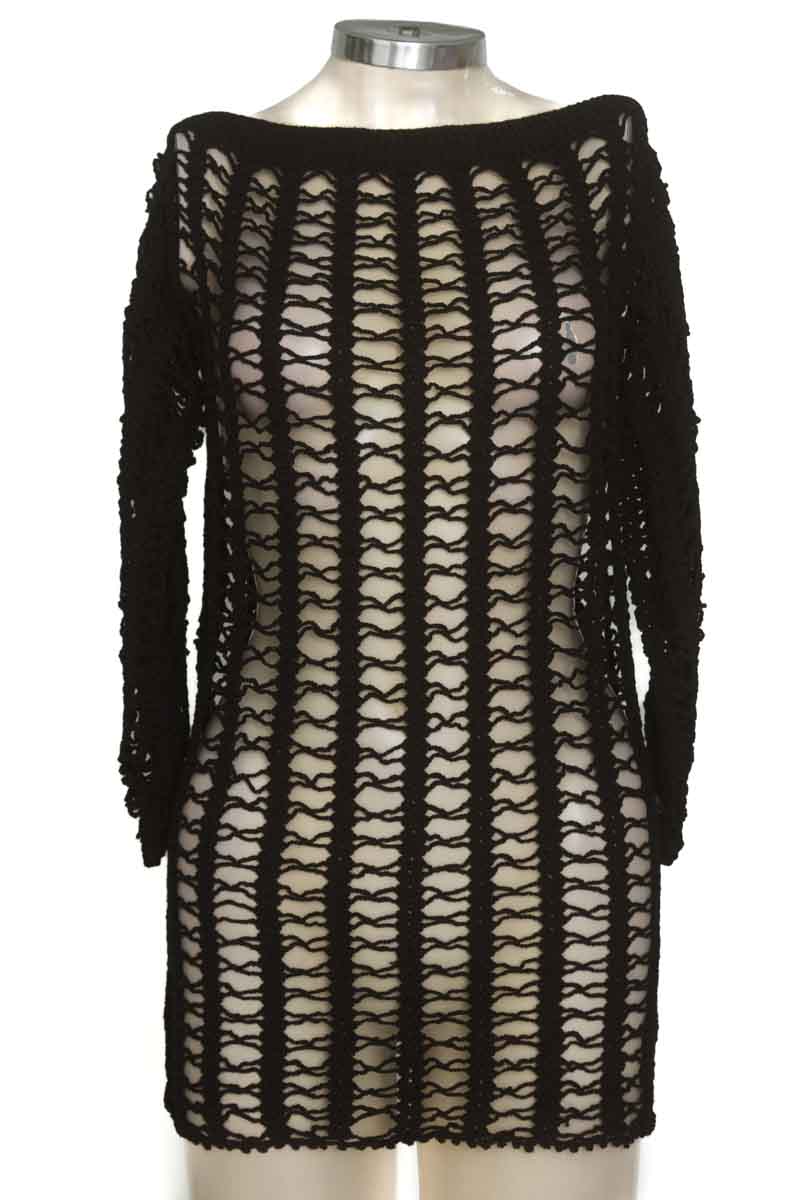 Sweater color Negro - Closeando