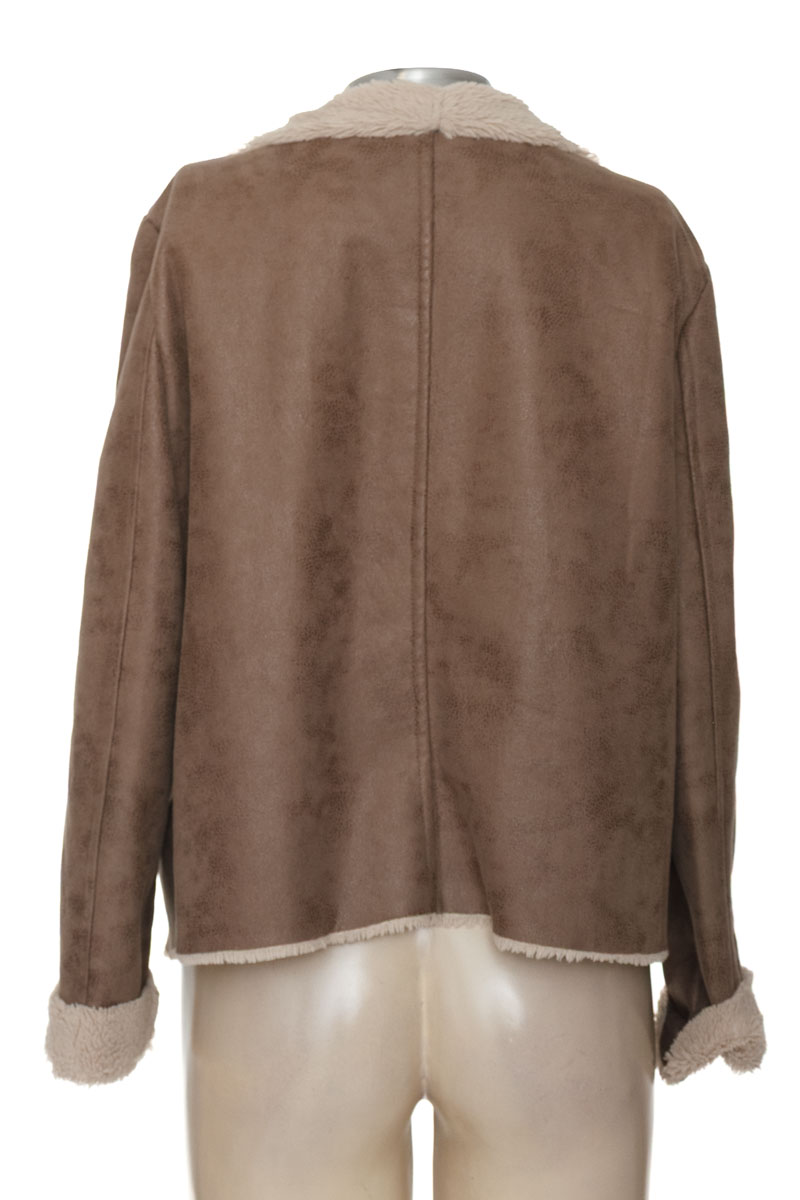 Chaqueta / Abrigo color Beige - Basement