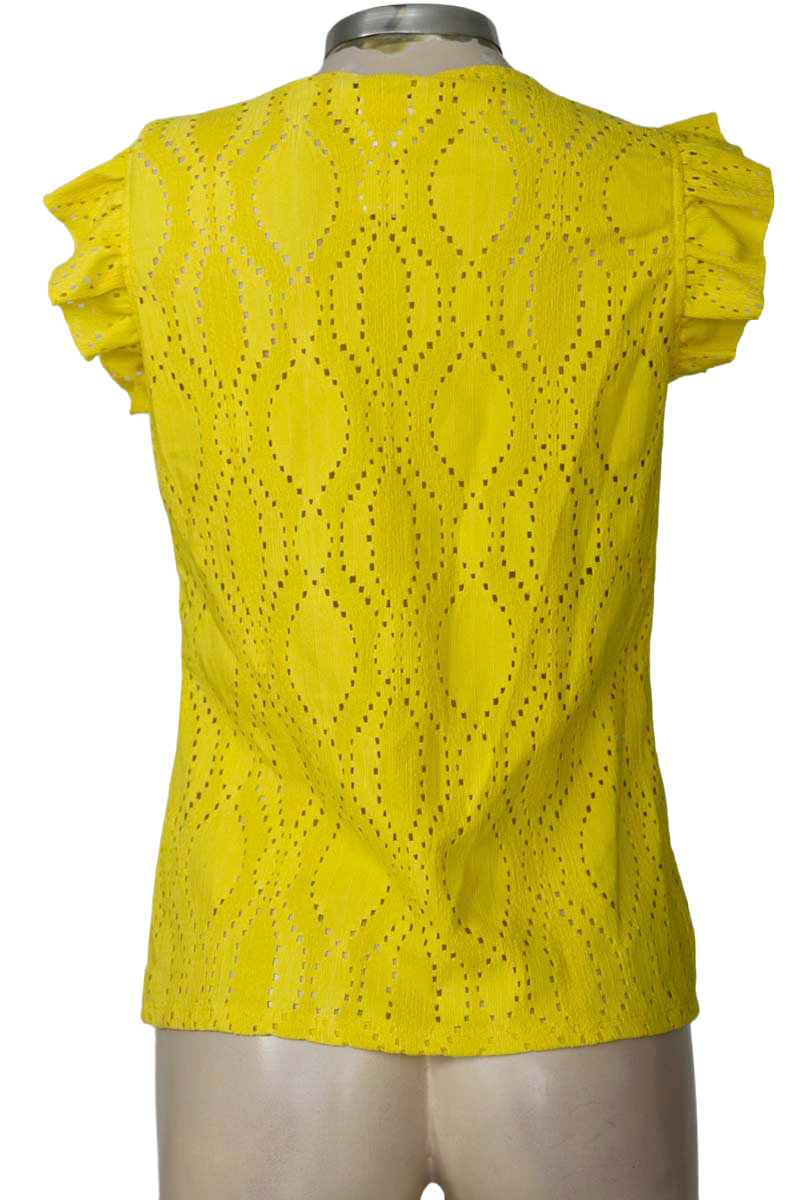 Top / Camiseta color Amarillo - Closeando