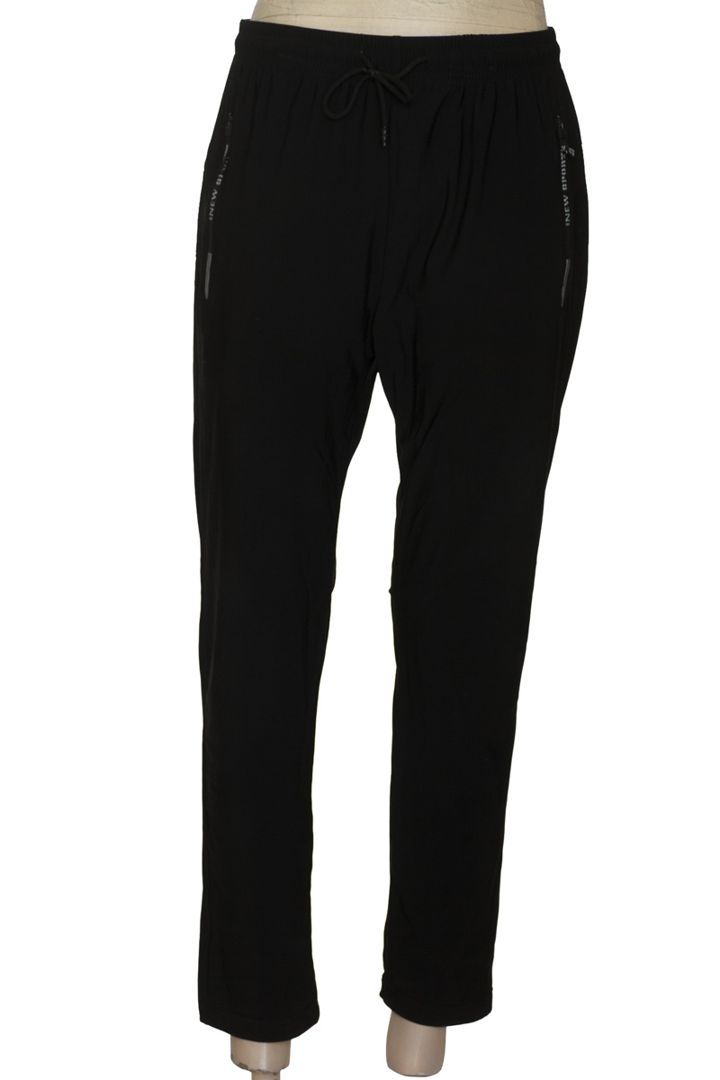 Ropa Deportiva color Negro - Closeando