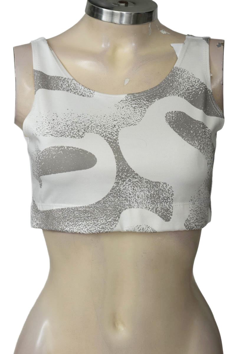 Ropa Deportiva / Salida de Baño color Gris - Closeando