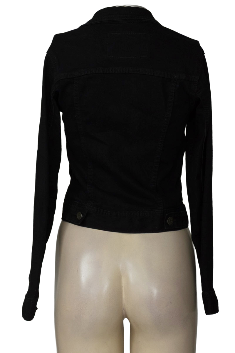 Chaqueta / Abrigo color Negro - Closeando