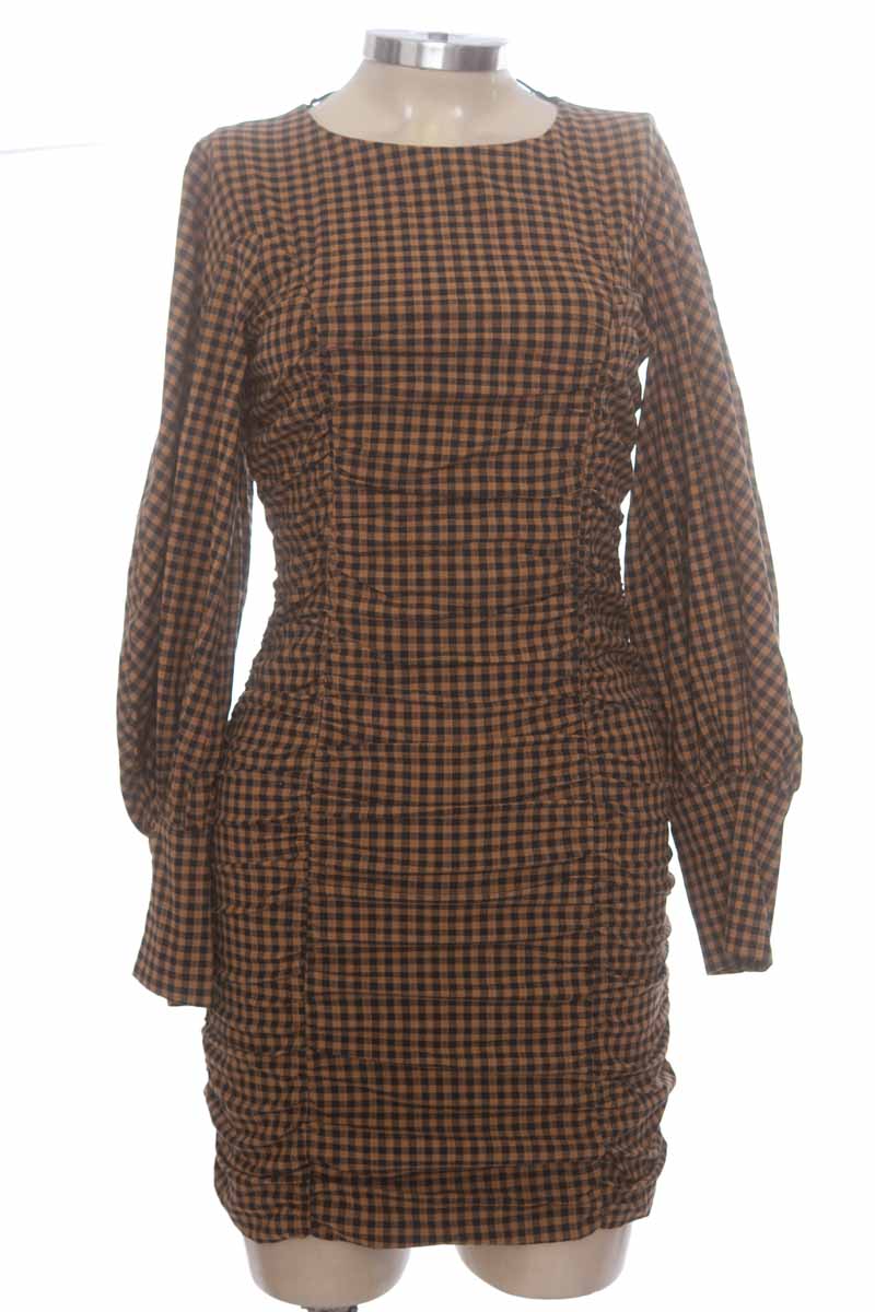 Vestido / Enterizo color Beige - Zara