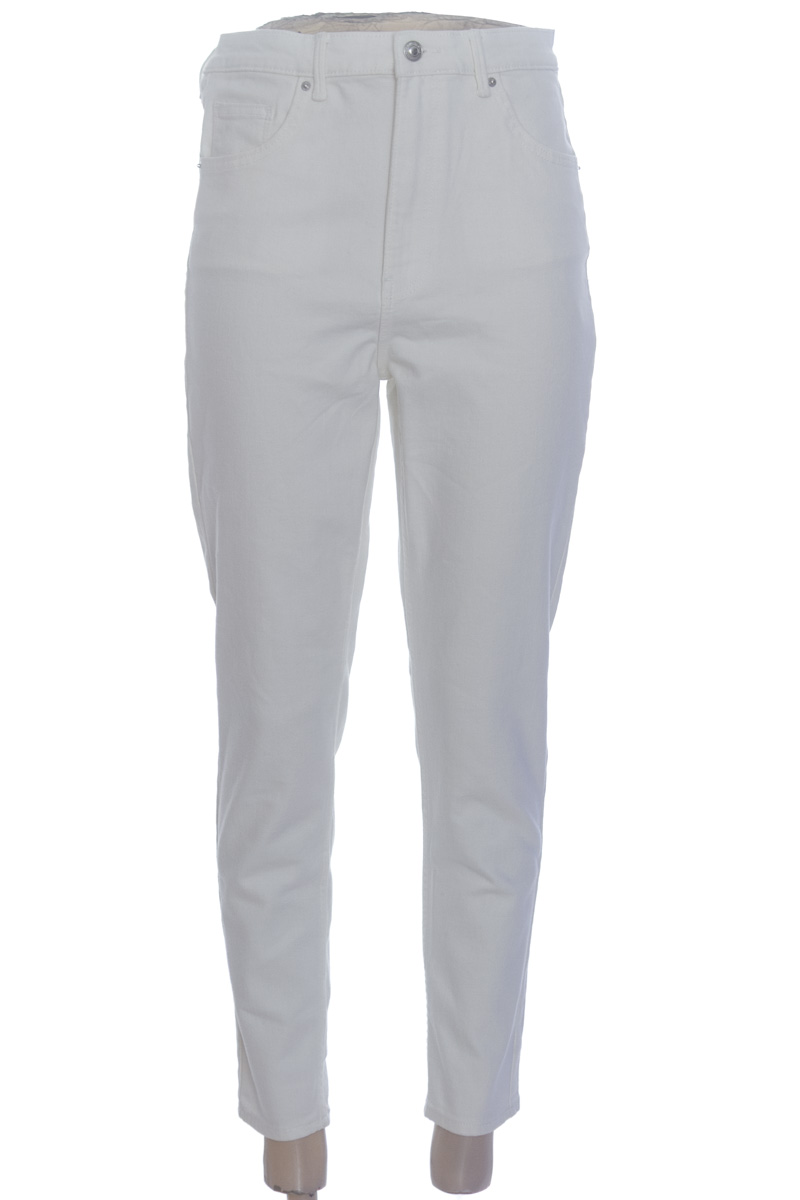 Pantalones color Blanco - Bershka