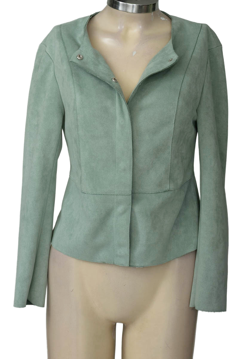 Chaqueta / Abrigo color Verde - Stradivarius