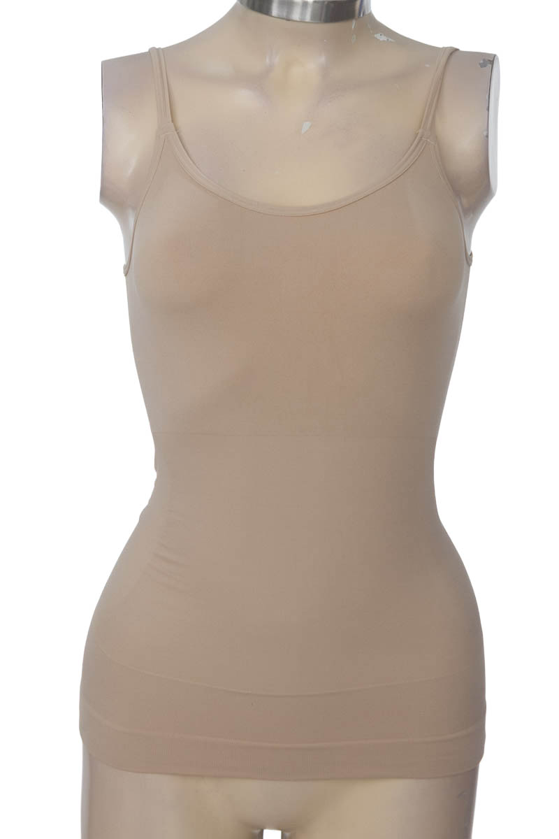 Top / Camiseta color Beige - Closeando