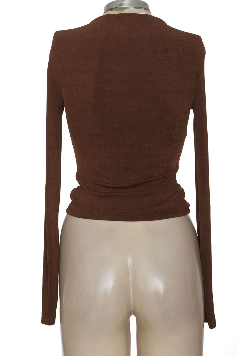 Top / Camiseta color Café - Closeando