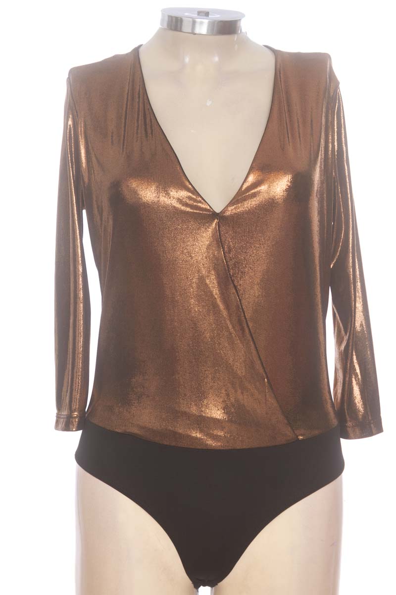 Top / Camiseta color Café - Studio F