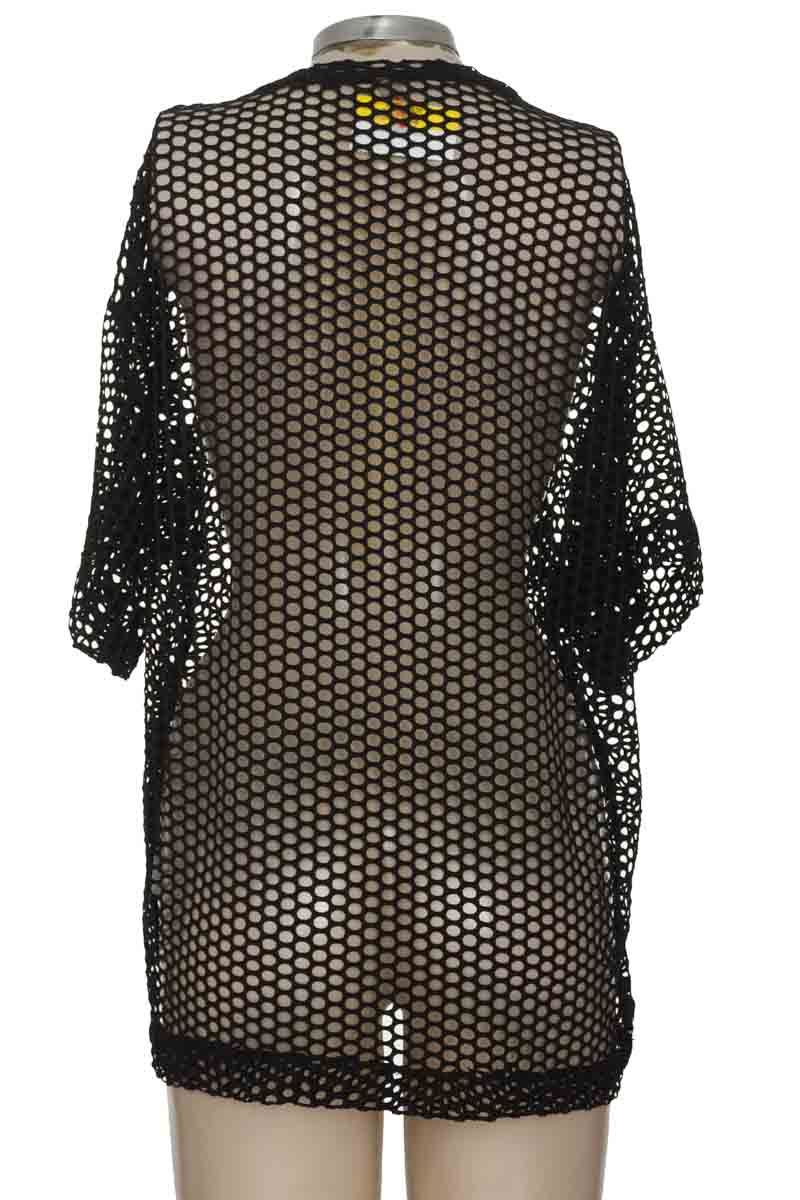 Ropa Deportiva / Salida de Baño color Negro - Hilo Rojo
