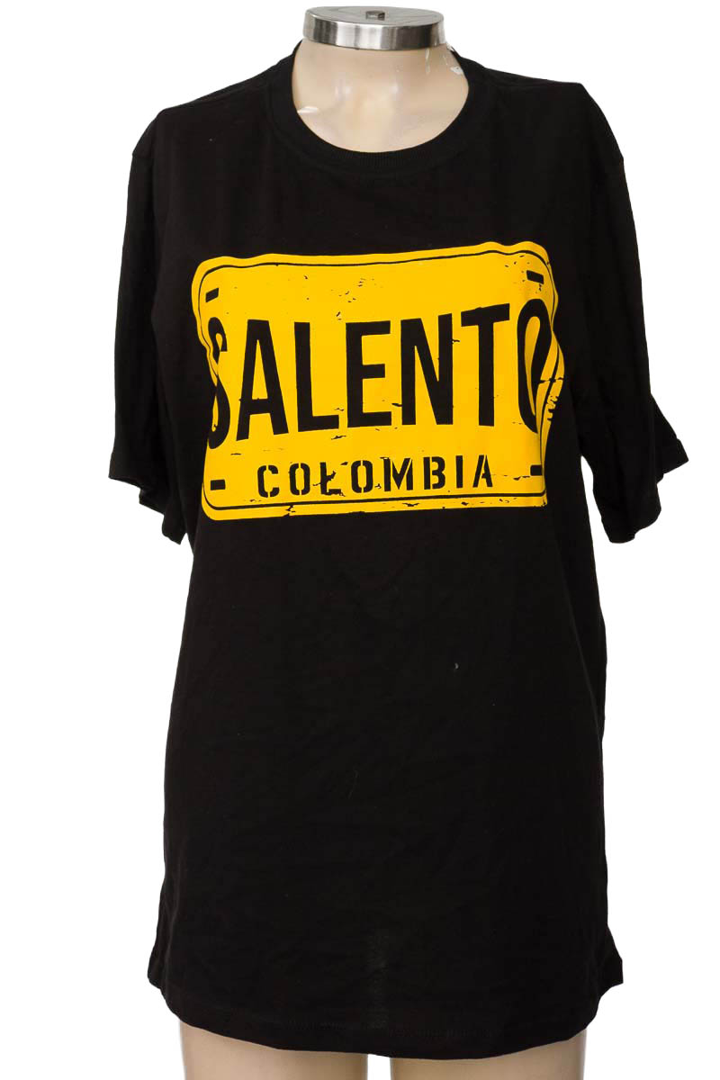 Top / Camiseta color Negro - Closeando
