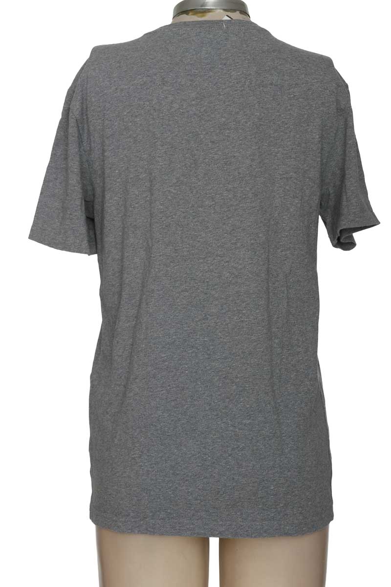 Top / Camiseta color Gris - Closeando
