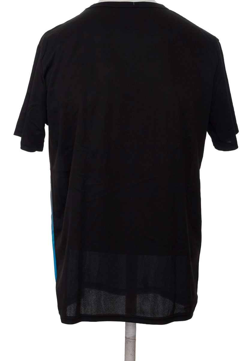 Camiseta color Negro - Closeando