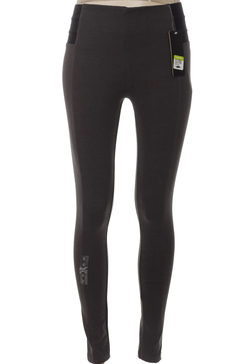 Pantalones color Gris - Basement