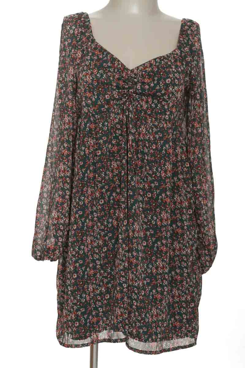 Vestido / Enterizo color Verde - Closeando