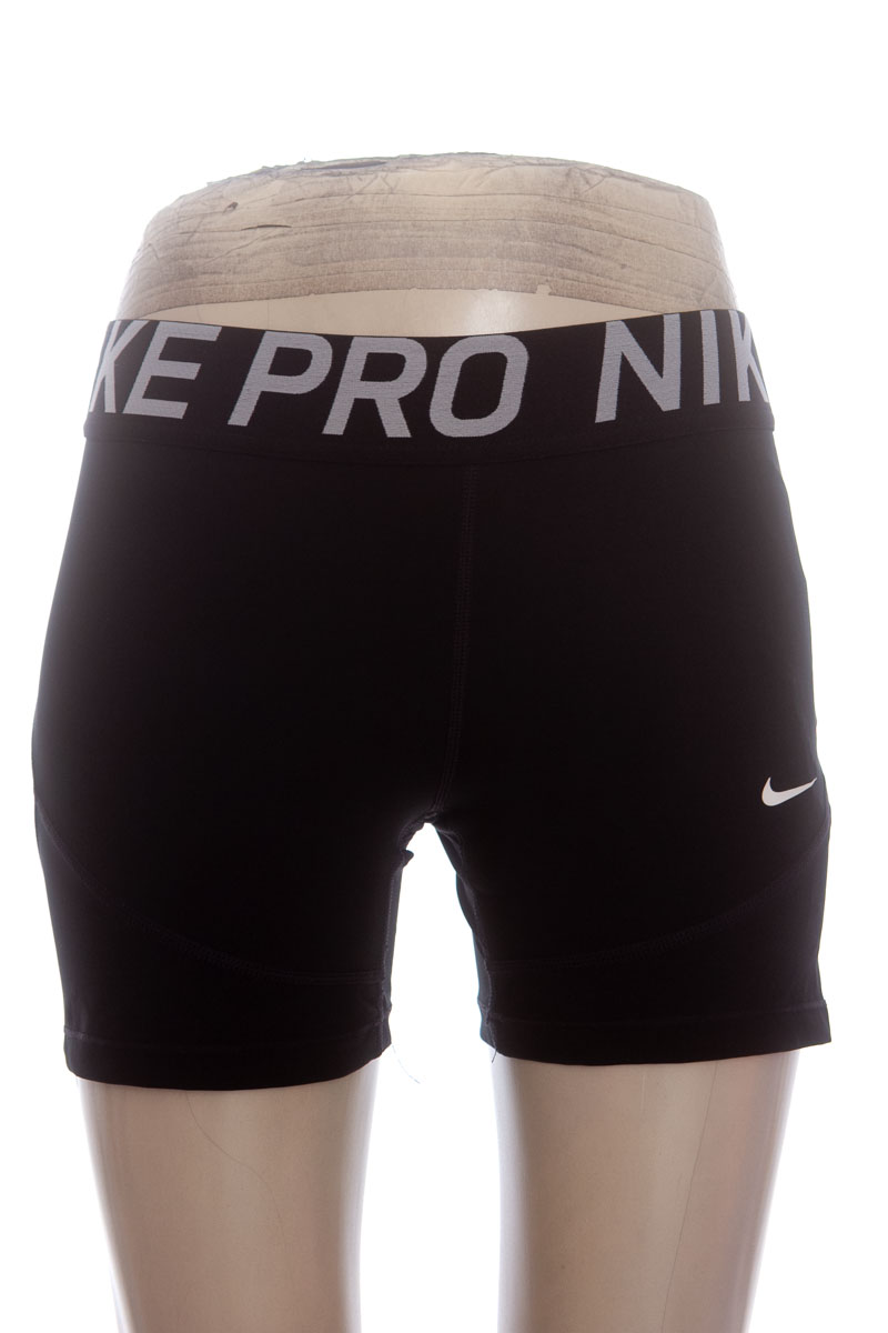 Ropa Deportiva / Salida de Baño color Negro - Nike