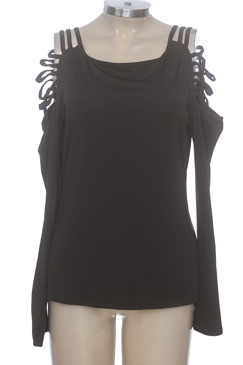 Top / Camiseta color Negro - Closeando