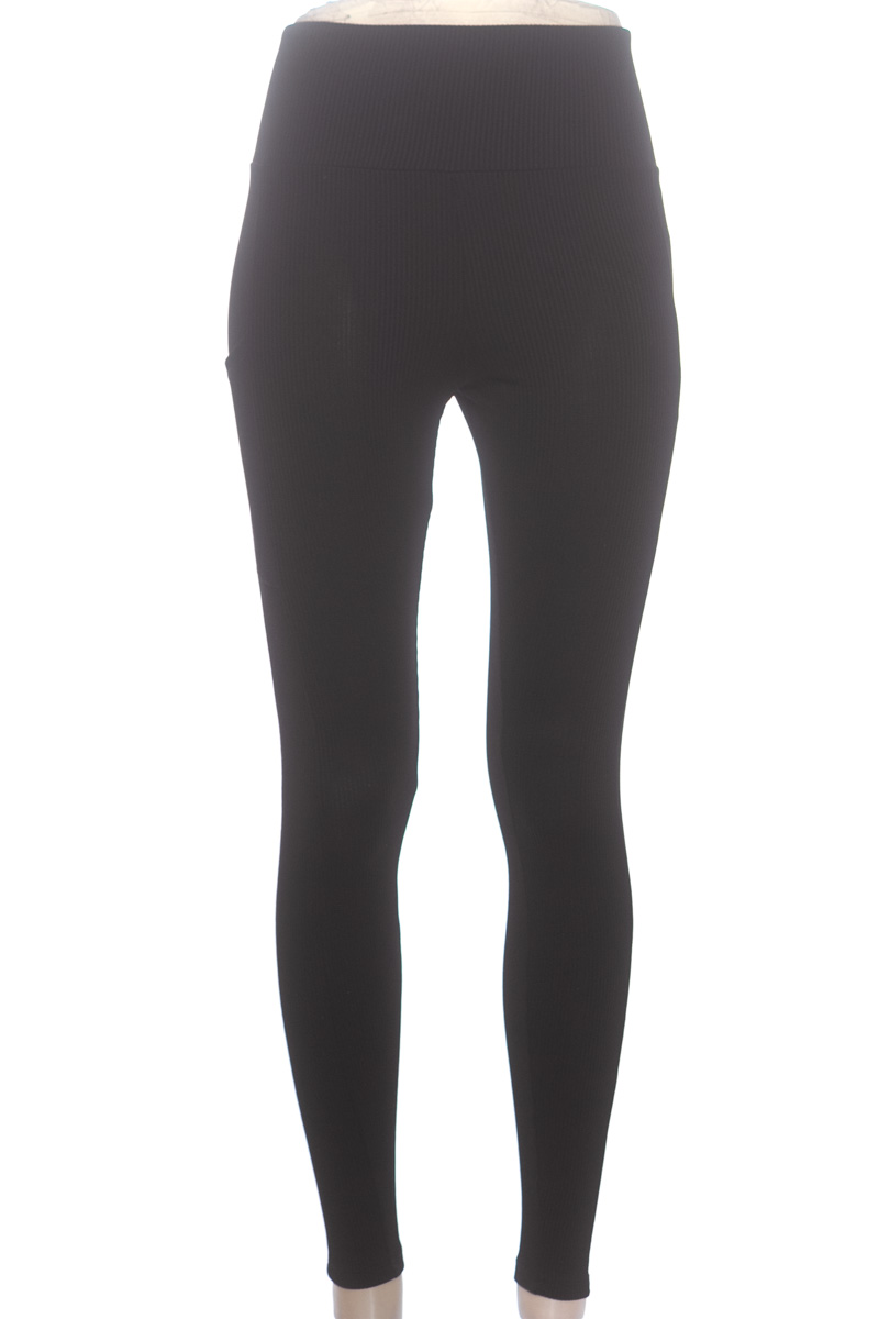 Ropa Deportiva / Salida de Baño color Negro - Divided by H&M