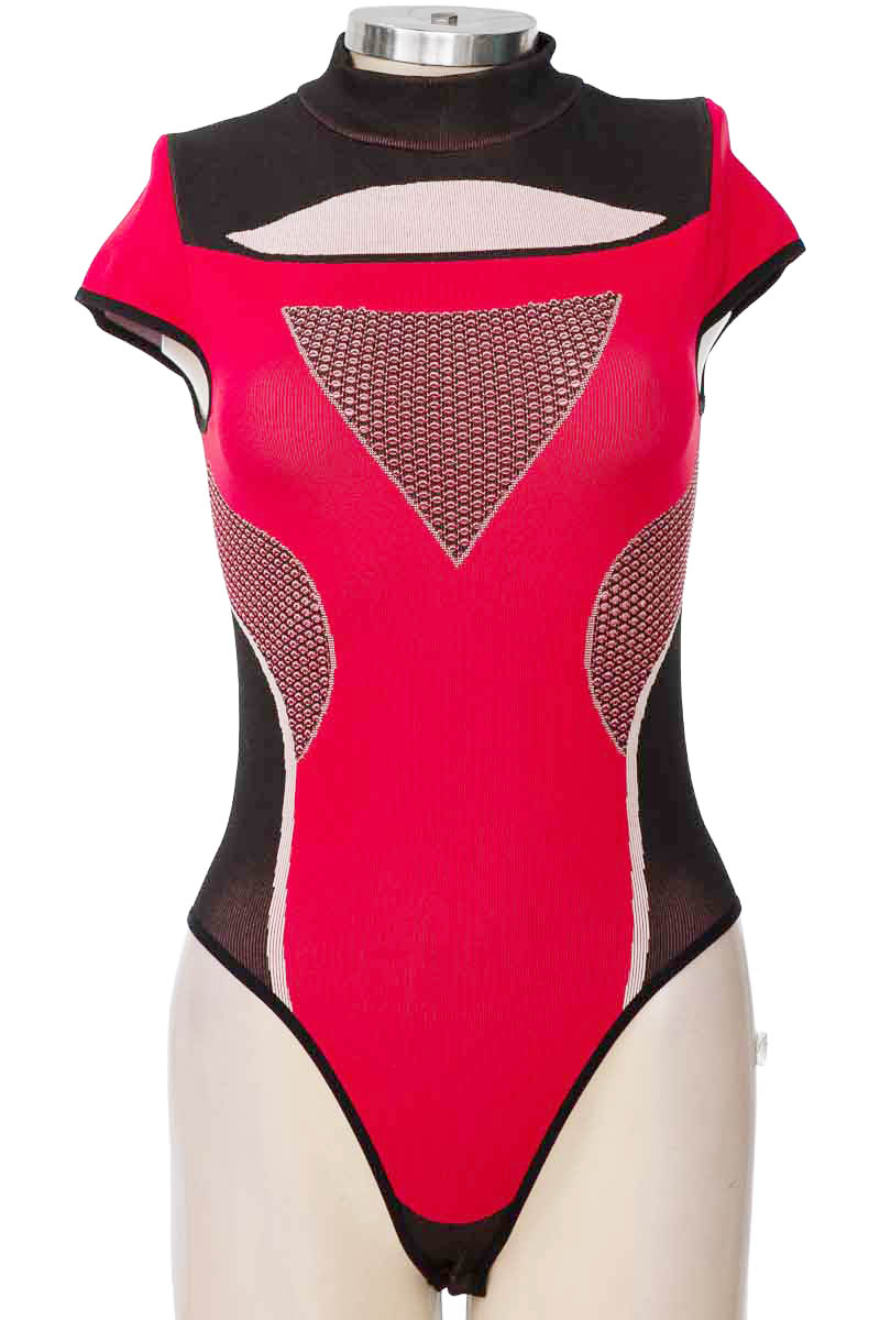 Top / Camiseta color Rojo - Zara