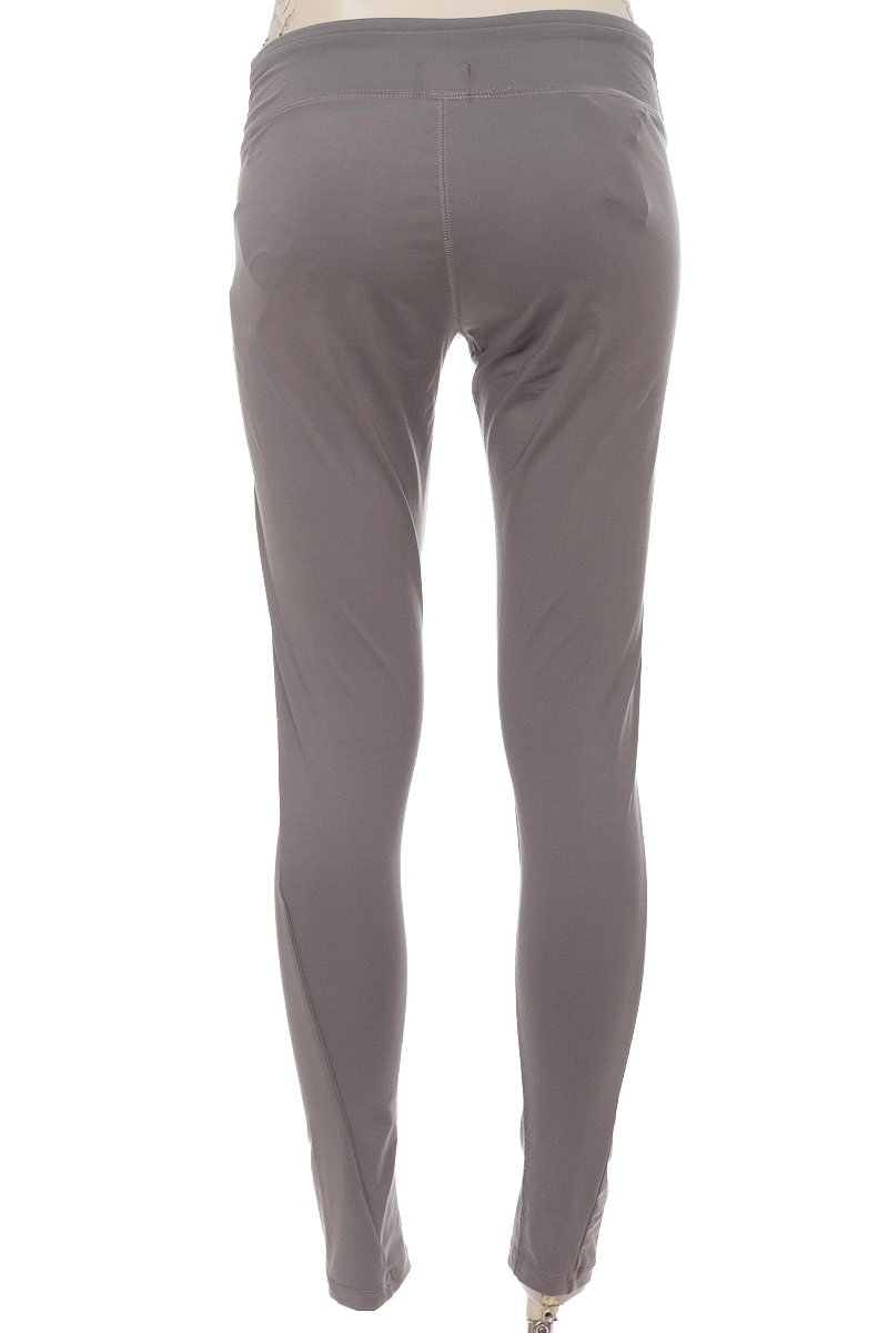 Ropa Deportiva / Salida de Baño color Gris - Gef