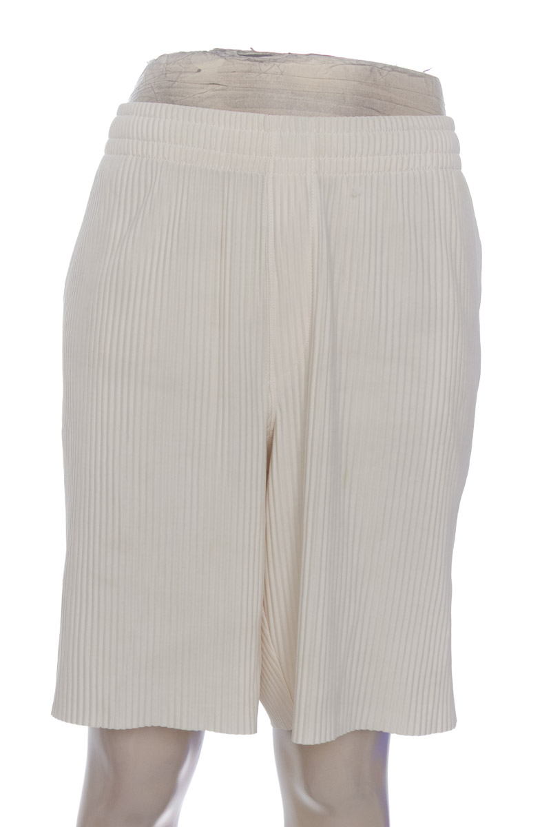 Bermuda - Pantaloneta color Beige - H&M