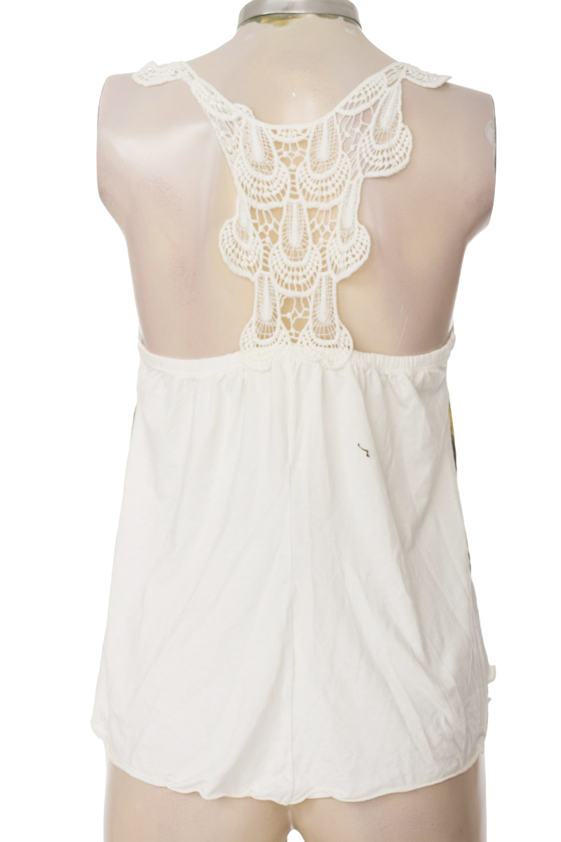 Blusa color Blanco - Closeando