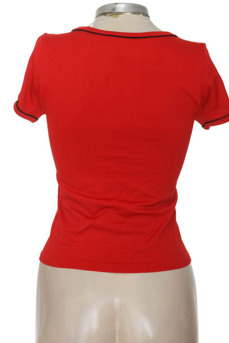 Top / Camiseta color Rojo - Guess