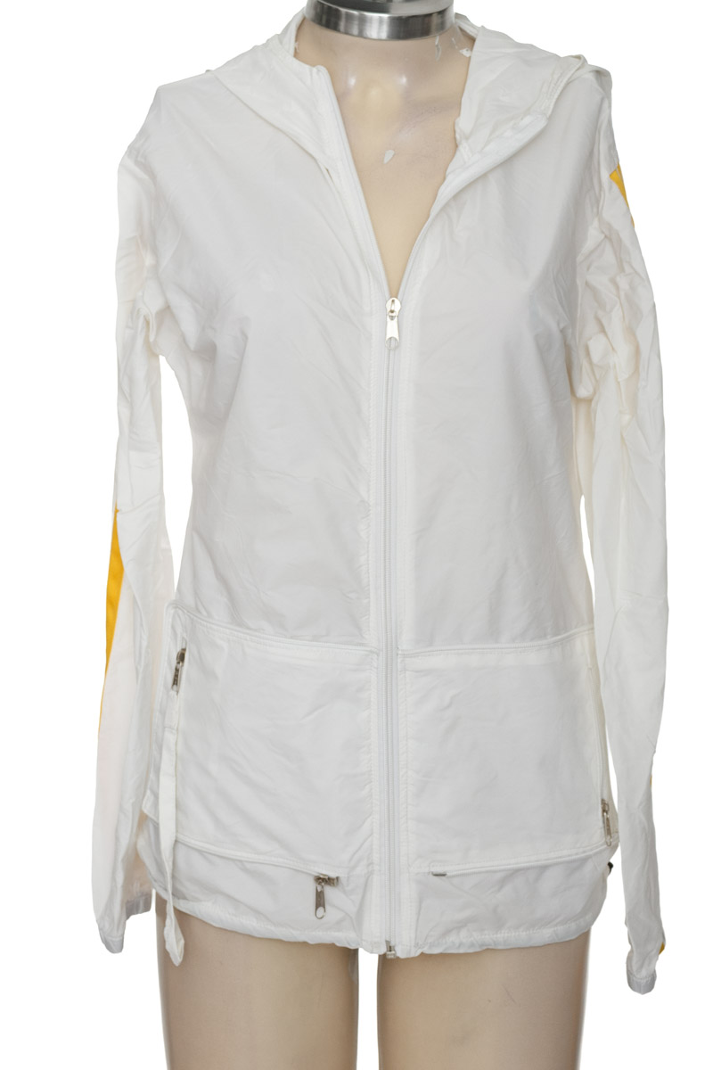 Ropa Deportiva / Salida de Baño color Blanco - Closeando