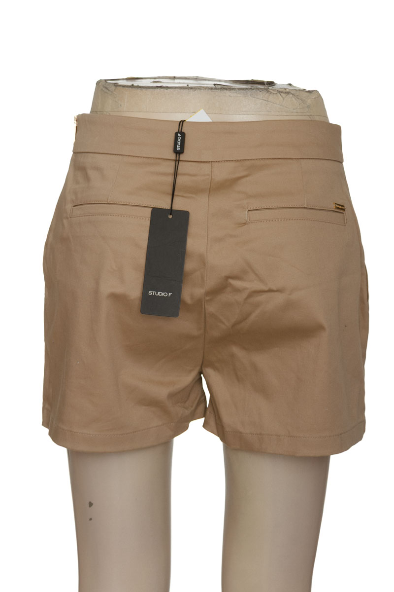 Short color Beige - Studio F