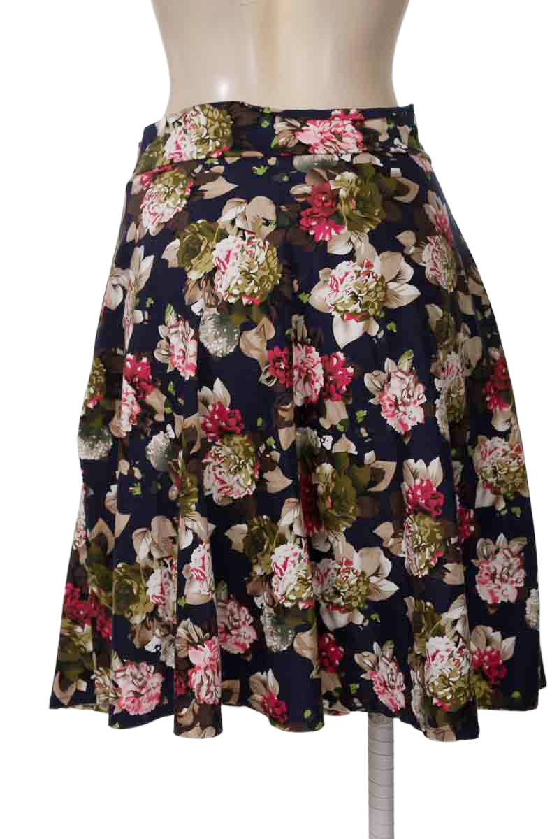 Falda color Azul - Closeando