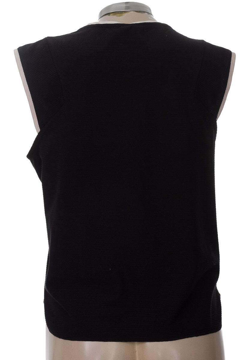 Top / Camiseta color Negro - MNG
