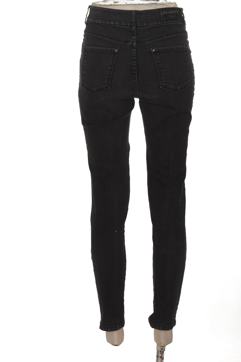 Pantalones color Negro - Studio F
