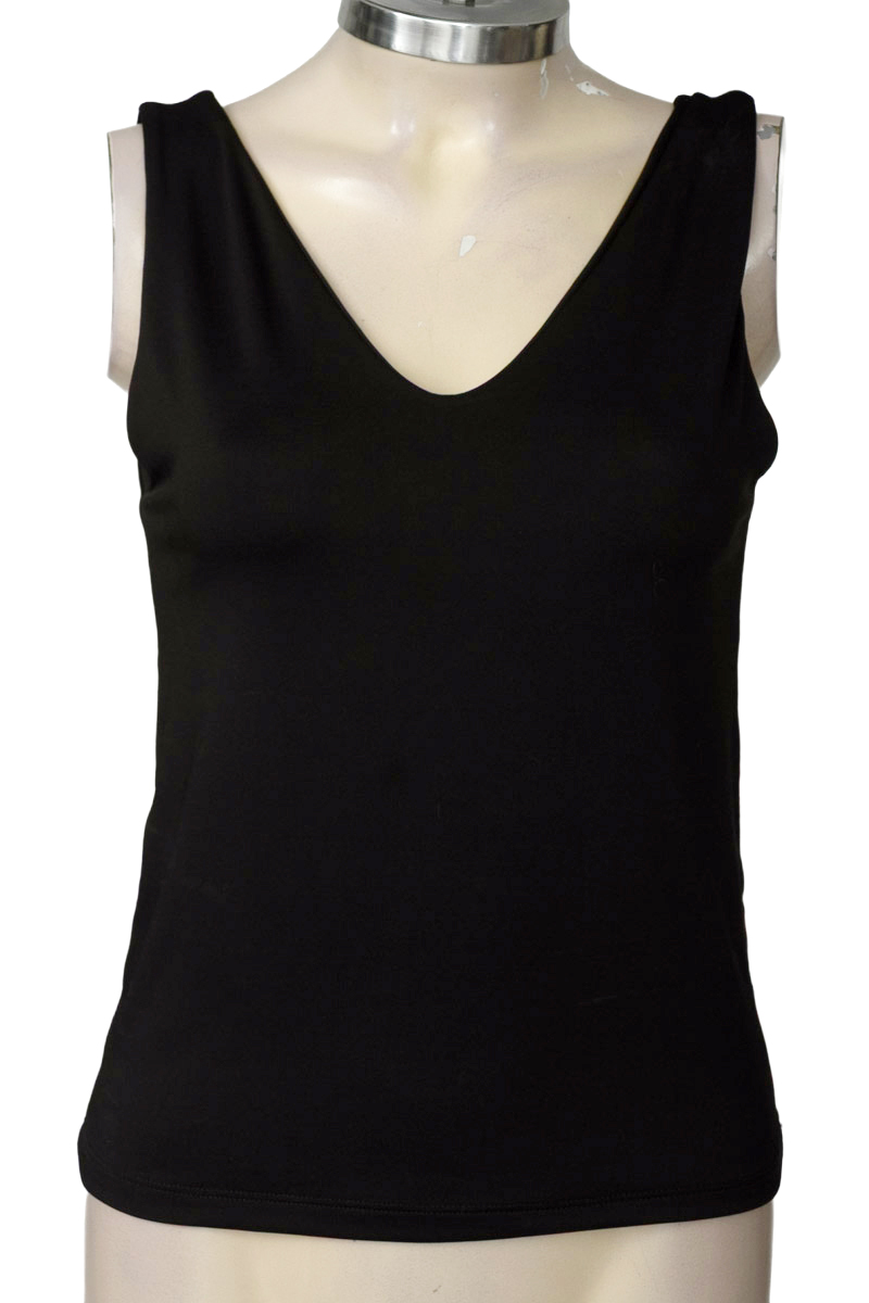 Top / Camiseta color Negro - Closeando