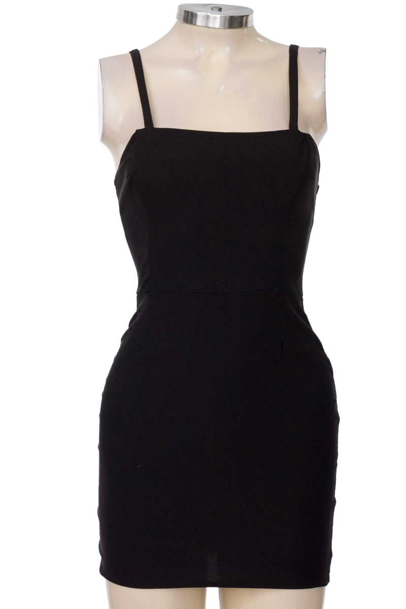 Vestido / Enterizo color Negro - Closeando