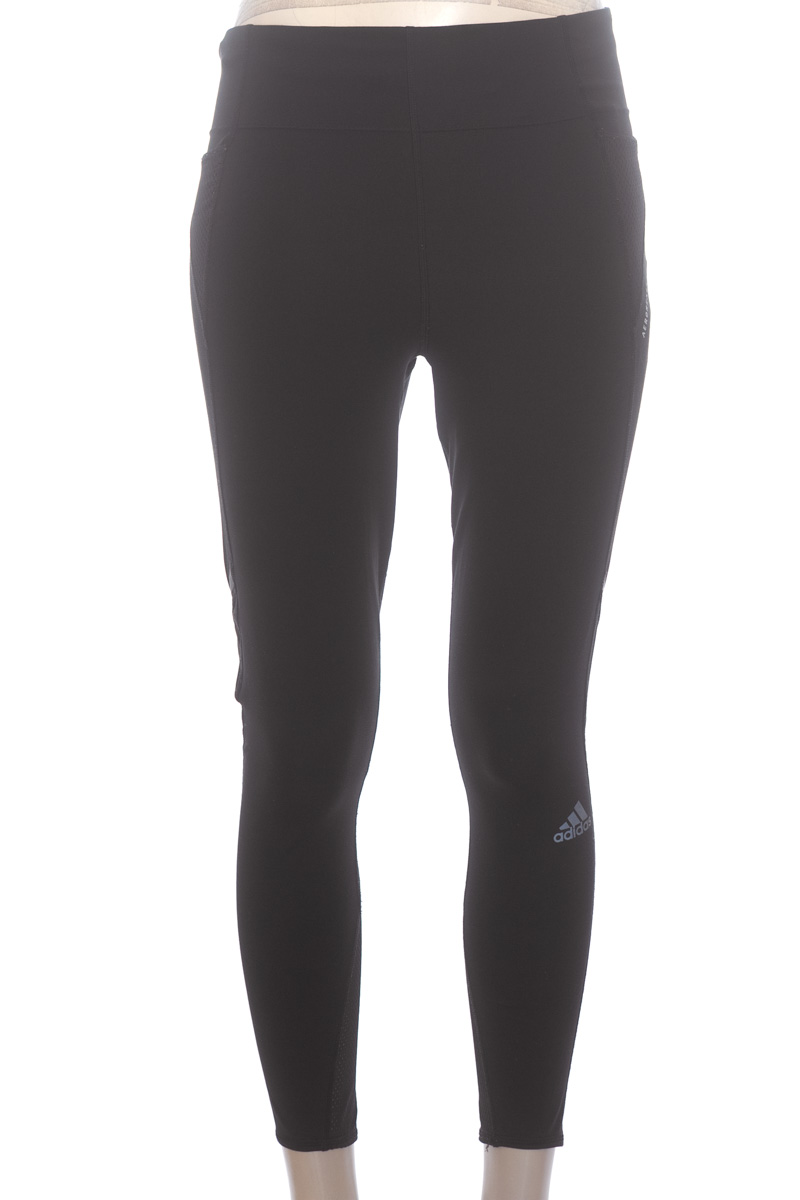 Ropa Deportiva / Salida de Baño color Negro - Adidas