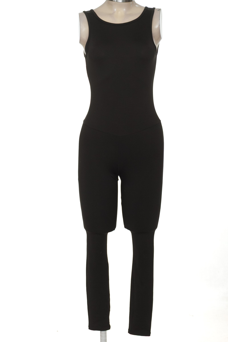 Vestido / Enterizo color Negro - Yerba Buena