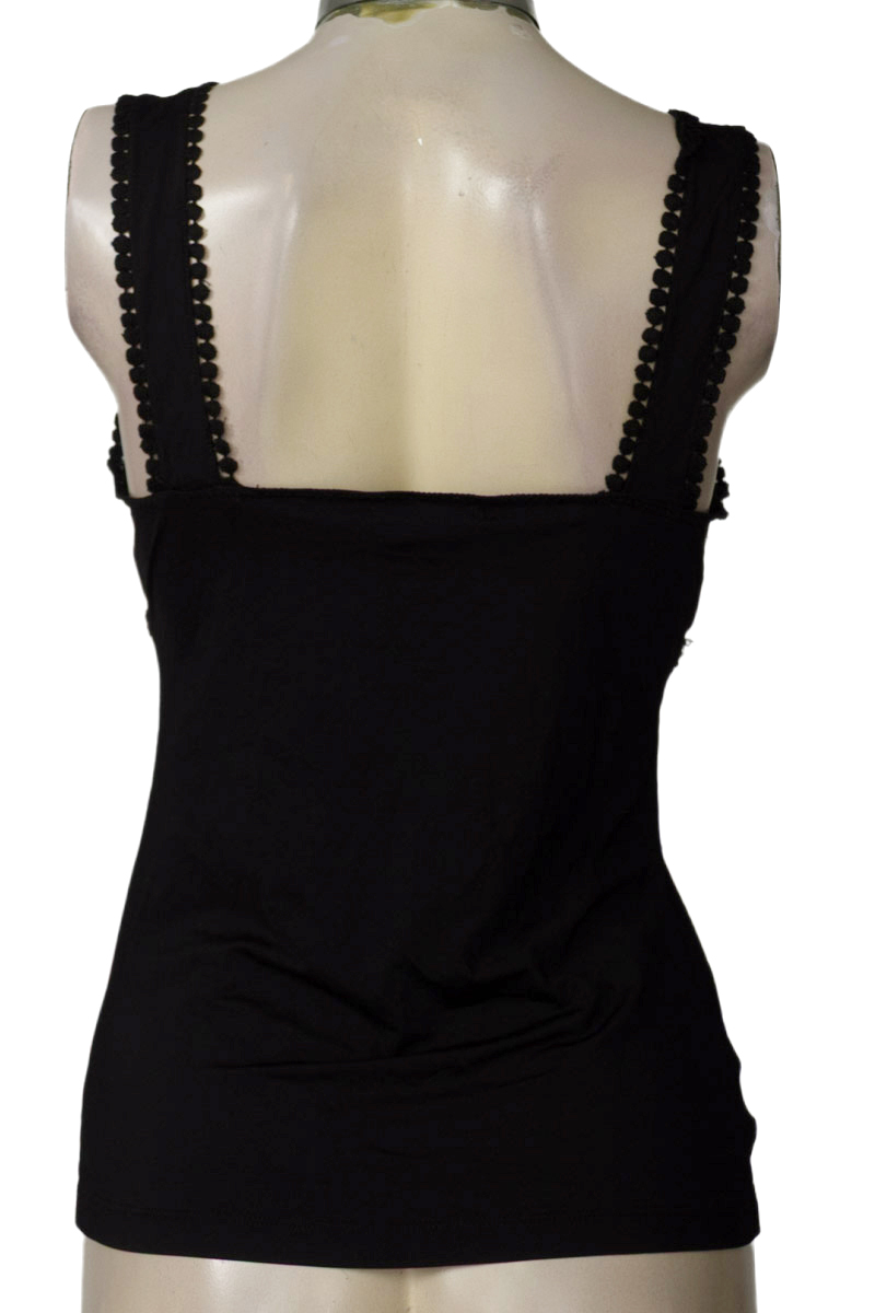 Top / Camiseta color Negro - MNG