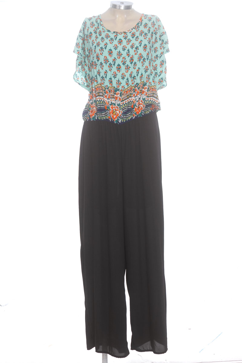 Vestido / Enterizo color Negro - Closeando