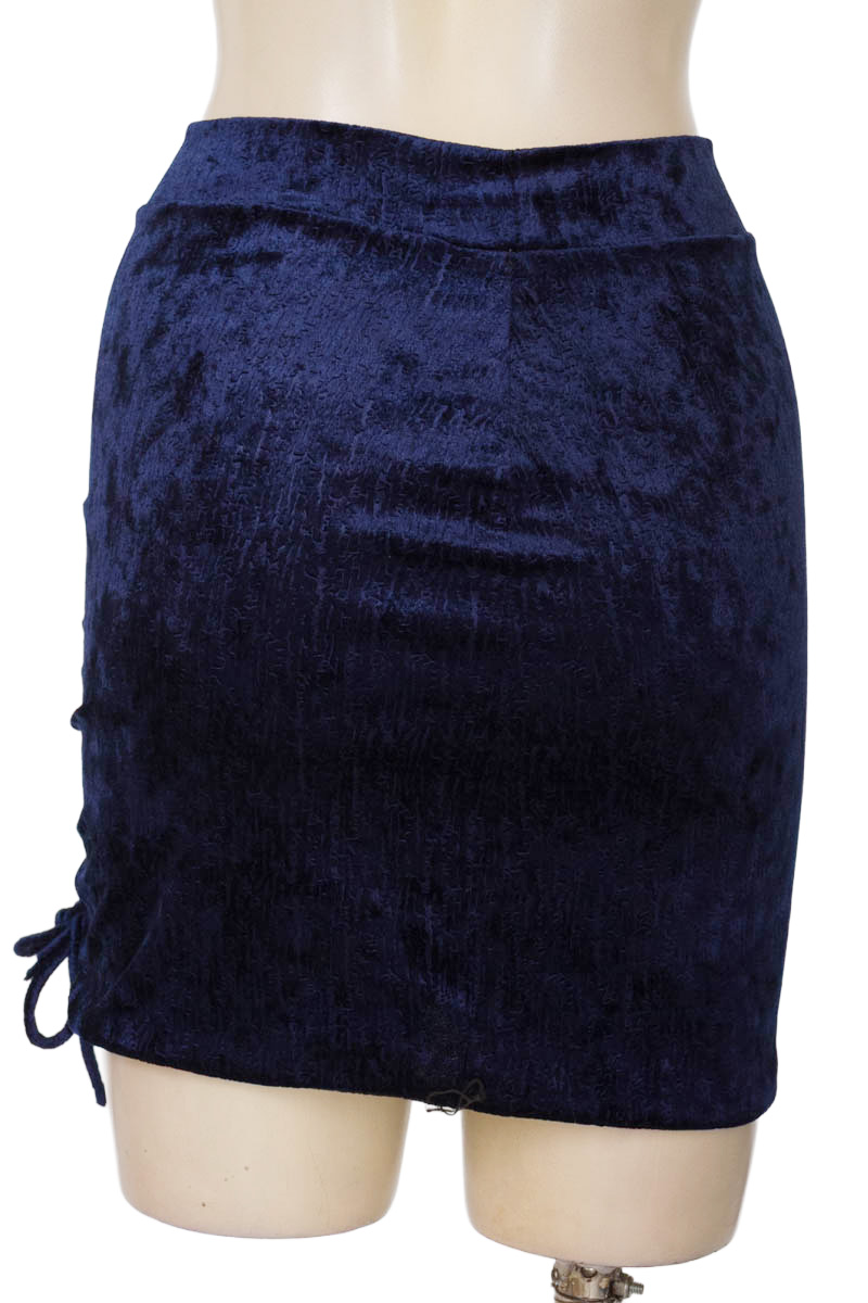 Falda color Azul - Closeando